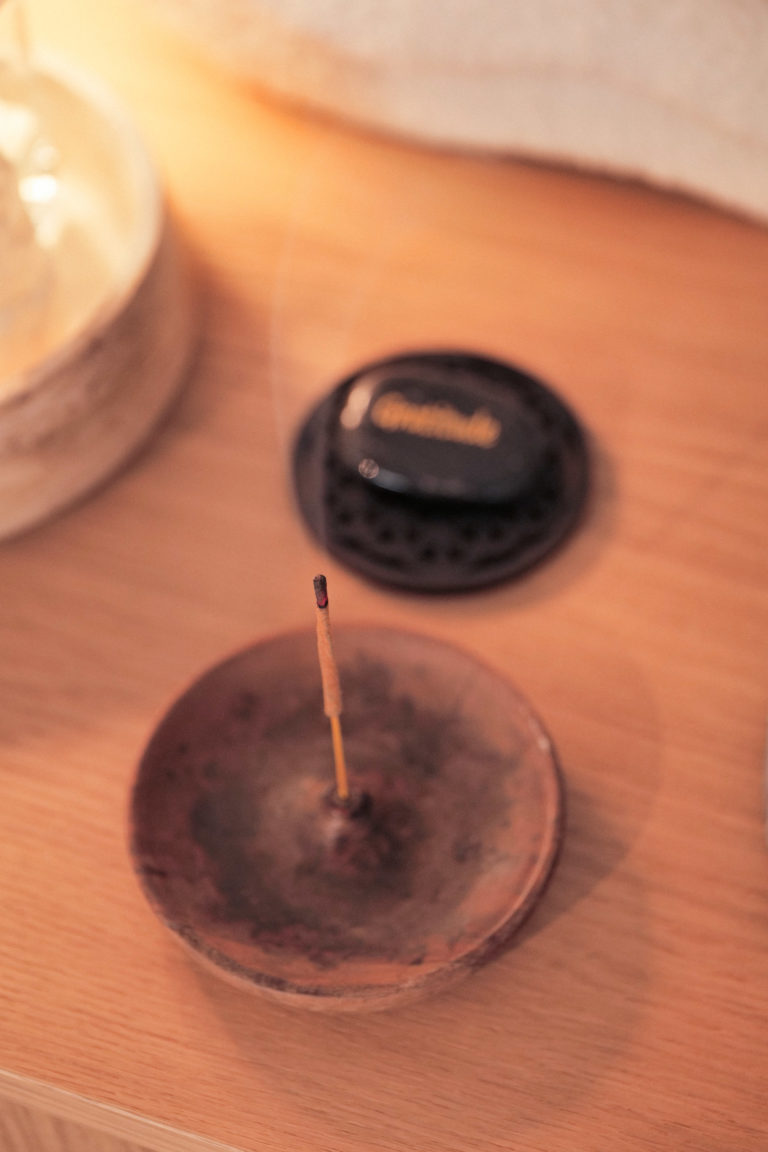 Divineiki-ludivine-pras-maitre-reiki-paris-cabinet-caumartin-49