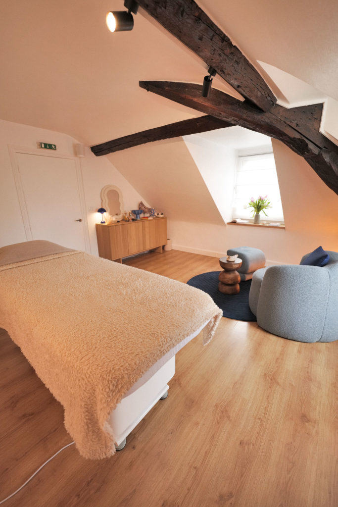 Divineiki-ludivine-pras-maitre-reiki-paris-cabinet-caumartin-9